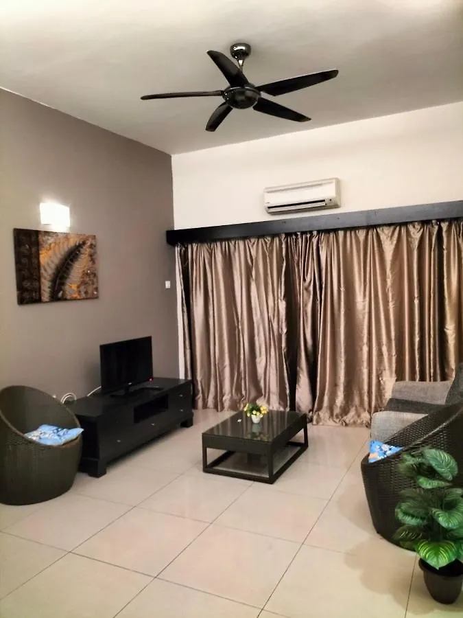3 Bedroom Apartment & Free Access To Waterpark At B Lagoon Melaka